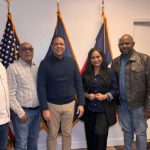 Comisionado de Taxis y Limosinas de NY acerca servicios y orientación a conductores y pasajeros en la Oficina de Asambleísta Alvarez