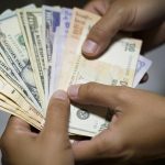 «Desmintiendo el mito: Donald Trump NO ha anunciado la dolarización de Venezuela»