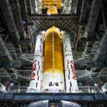 Artemis II: El cohete SLS está listo en la plataforma para su misión histórica a la Luna