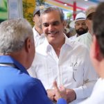 «Inauguración de obras en Las Matas de Farfán: Abinader impulsa educación, agua y economía local»