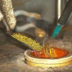 «El oro alcanza los 5,000 dólares: La carrera por los activos seguros en tiempos de crisis»