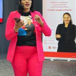 Yulissa Peguero logra éxito en conferencia en Nueva York