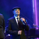 «Alex Bueno estrena «Compañera», un tema que celebra a la mujer con salsa e IA»