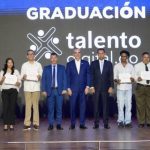«República Dominicana Celebra la Graduación de 5,000 Talentos Digitales con el Presidente Abinader»