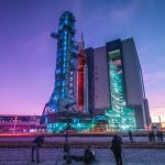 «NASA se prepara para trasladar el cohete Artemis II a la plataforma: Un paso gigante hacia la Luna y más allá»