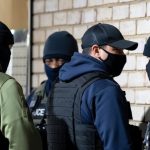 «Exoficial de ICE se declara culpable por corrupción: Aceptaba sobornos en Nueva York»