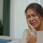 ¿Cómo aliviar el dolor de muela según su intensidad? Guía de medicamentos y cuándo acudir al dentista