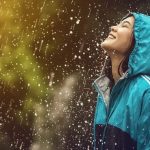 La lluvia no es solo agua: 4 beneficios científicos que mejoran tu salud y estado de ánimo