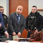 Polémica en Nueva York: Equipo de hockey recauda fondos para exsargento condenado por matar a un hombre con una neverita