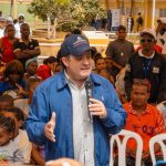 «Gobierno activa plan de emergencia en Villa Montellano: Paliza anuncia bonos, obras y apoyo a productores afectados por lluvias»
