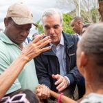 «Abinader supervisa daños en Los Alcarrizos y promete apoyo integral a más de 3,500 familias afectadas por inundaciones»