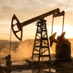 «Los precios del petróleo caen en picado: El mercado reacciona a un posible acuerdo entre EE.UU. e Irán»