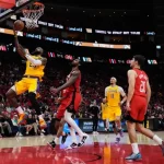 «LeBron James y los Lakers eliminan a Houston: Avanzan a segunda ronda con victoria 98-78»
