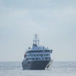 «El MV Hondius en el limbo: Dos casos confirmados de hantavirus y la búsqueda de un puerto seguro»