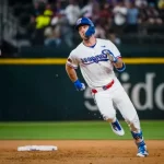 «Rangers de Texas se Recuperan con Estilo: Ocho Carreras en la Primera Entrada para Vencer a los Astros»