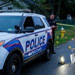 «Día de las Madres en Long Island termina en tragedia: Hombre abatido tras apuñalar a su madre discapacitada»
