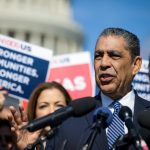 Adriano Espaillat vs. los Republicanos: «Más Fondos para ICE, Menos Ayuda para las Familias»
