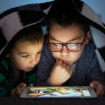 Miopía Infantil: Un Desafío de Salud Pública en la Era Digital