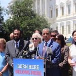 Adriano Espaillat aplaude el fallo de la Corte Suprema de EUA que ratifica la ciudadanía por derecho de nacimiento