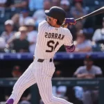 «Kyle Karros y los Rockies: Un jonrón histórico que definió la victoria 7-6 sobre los Gigantes»