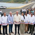 «Abinader impulsa el desarrollo del noroeste: Inaugura carreteras, centro educativo y títulos de propiedad»