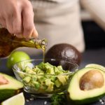 3 alimentos para bajar el colesterol y que “limpian” tus arterias de grasa acumulada