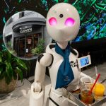 «Innovación con propósito: Café en Tokio emplea robots para incluir a personas con discapacidad en el mercado laboral»