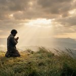 Claves de 🙏 Reflexión de hoy — «Dios también está trabajando cuando tú no lo ves»