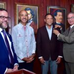 Delegación de Nueva York visita el Instituto Duartiano y entrega proclama del Estado de Nueva York