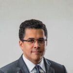 David Collado arrasa en encuestas del PRM: 59.9% vs. 20% de Carolina Mejía
