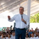 1,750 familias en Los Alcarrizos reciben títulos de propiedad y ahorran RD$221 millones gracias al Gobierno de Abinader