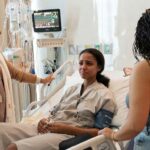 «Miss Jamaica 2025 demanda a Miss Universo: negligencia, caída y una carrera médica truncada»