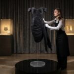 El vestido de la venganza de Lady Di: Un símbolo de emancipación en exposición en Londres