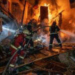 Moscú bombardea centros educativos: una universidad en llamas en Rivne y una capital bajo misiles